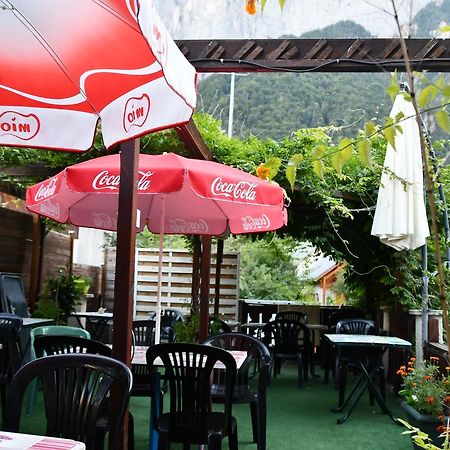 Hotel Le Terminus Le Bourg-dʼOisans エクステリア 写真